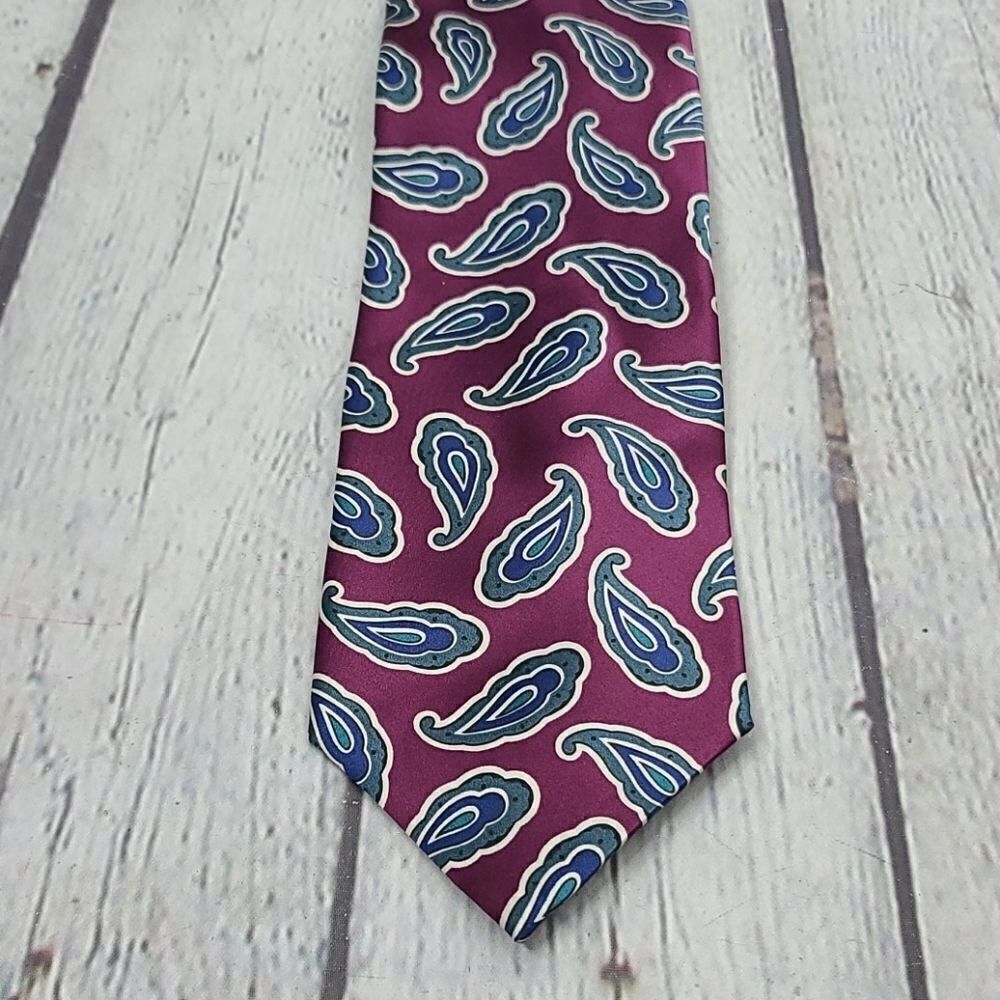 Vintage Hand Made in Italy Silk Purple Paisley Tie